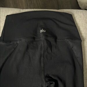 #100 Alo Black High-Waisted Leggings